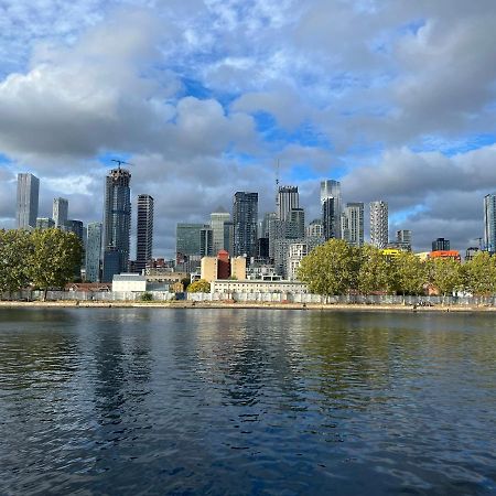 Canary Wharf Haven - Spacious & Homely Entire 1 Bedroom Flat Londra Esterno foto
