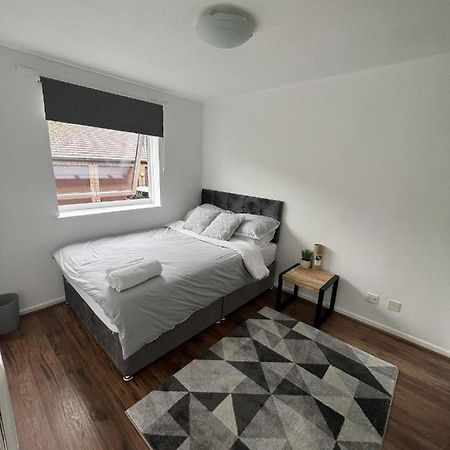 Canary Wharf Haven - Spacious & Homely Entire 1 Bedroom Flat Londra Esterno foto