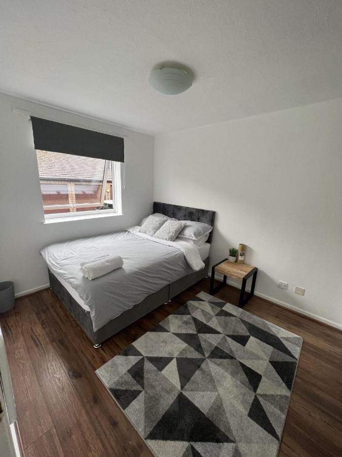 Canary Wharf Haven - Spacious & Homely Entire 1 Bedroom Flat Londra Esterno foto